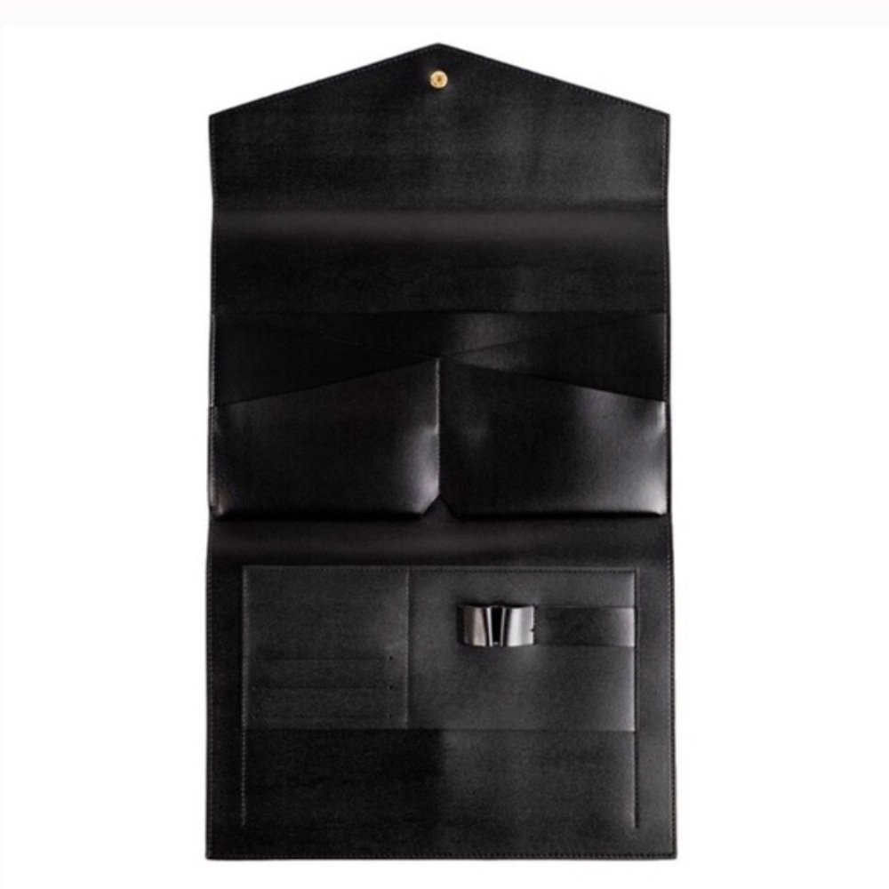 Glass Ladder & Co Megan Black Clutch Laptop Case